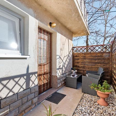 Cosy Holiday Home In Zadar With Garden Экстерьер фото