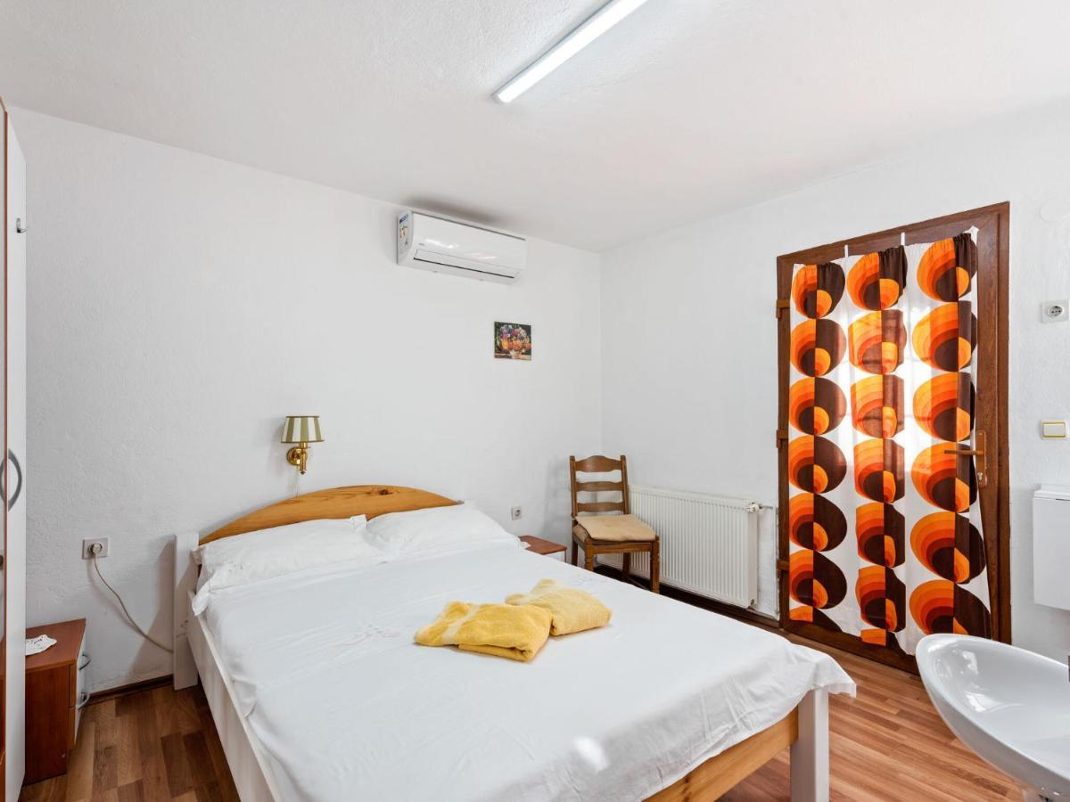 Cosy Holiday Home In Zadar With Garden Экстерьер фото