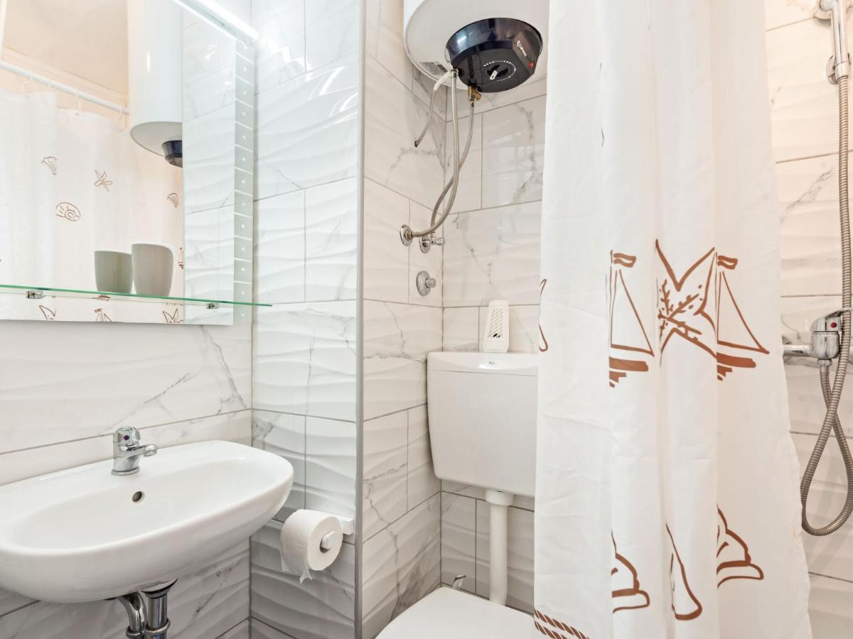Cosy Holiday Home In Zadar With Garden Экстерьер фото